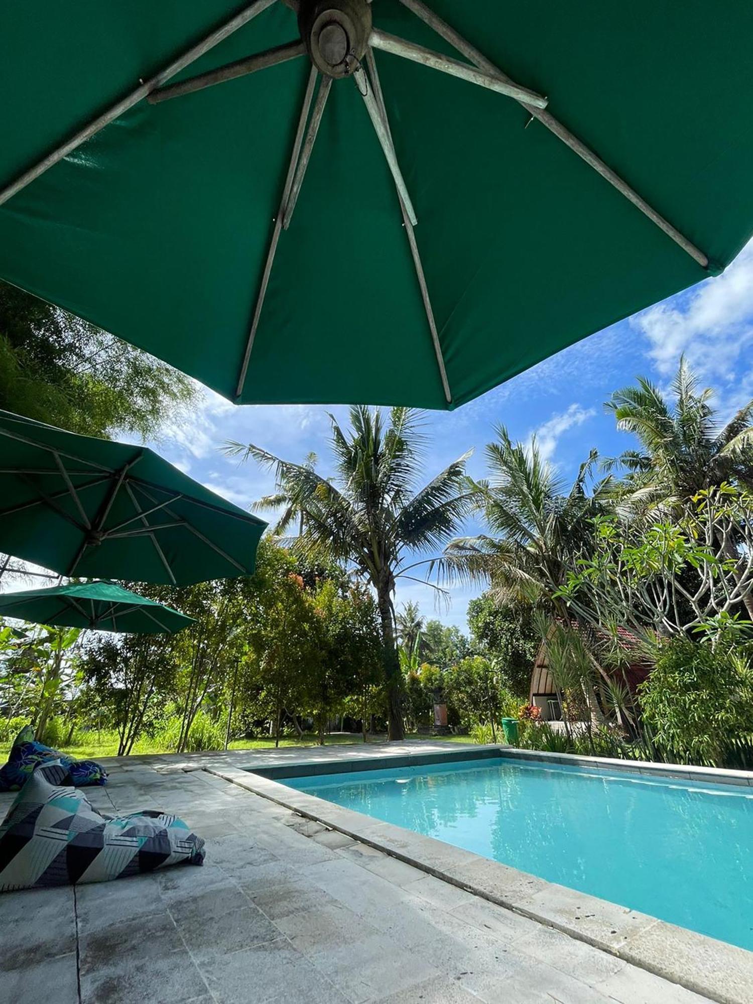 อาปิต ลาวัง วิลลา แอนด์ เรสโต Hotel Batununggul ภายนอก รูปภาพ